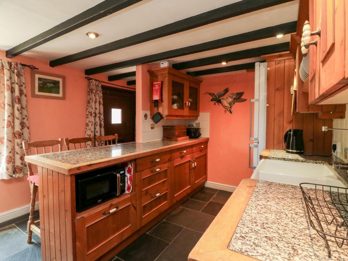 The Old Forge Cottage 布德 外观 照片