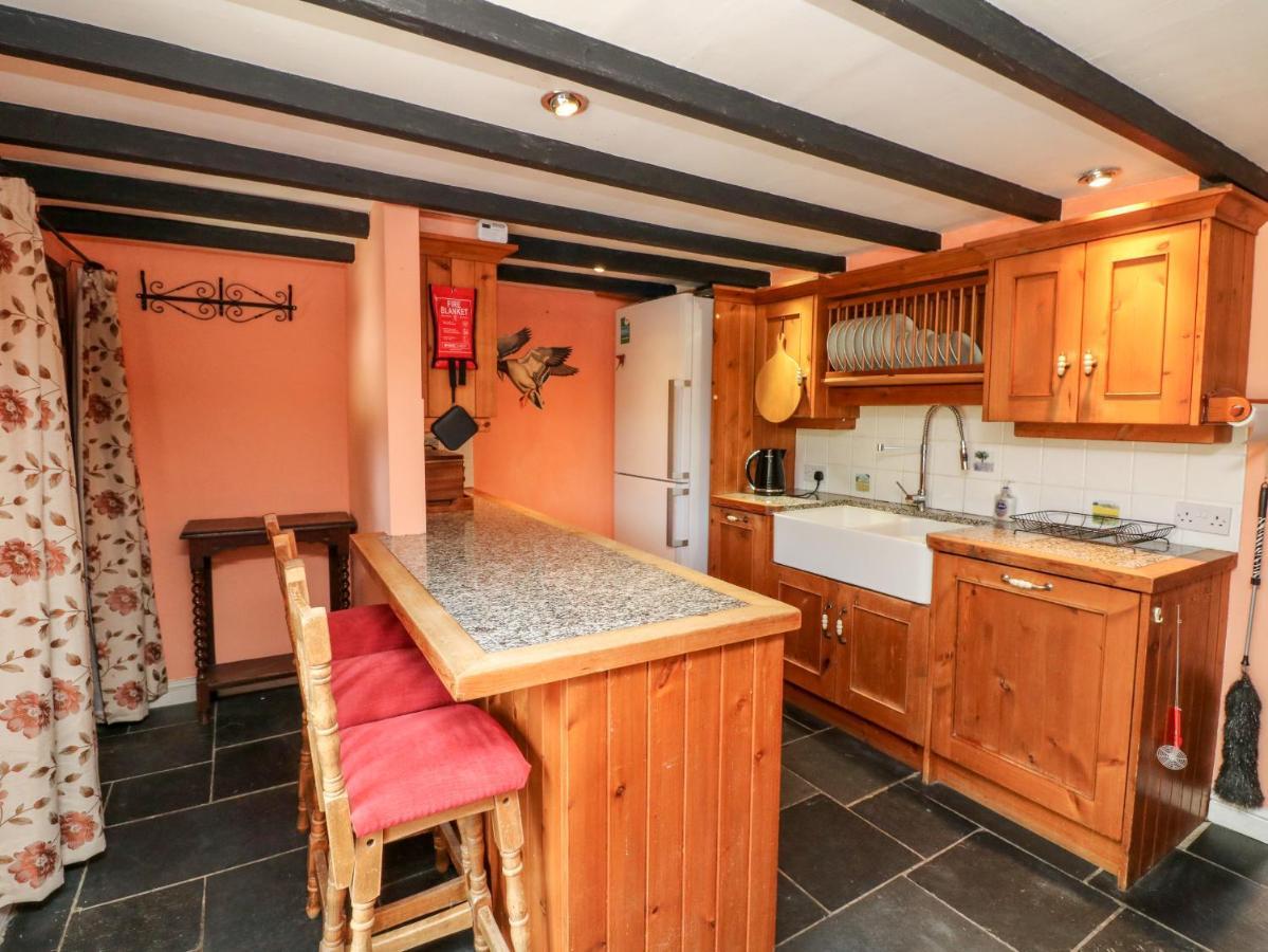 The Old Forge Cottage 布德 外观 照片